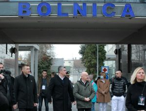 DAN SJEĆANJA: Tisuće ljudi stigli su u Vukovar pokloniti se Gradu heroju i njegovim žrtvama