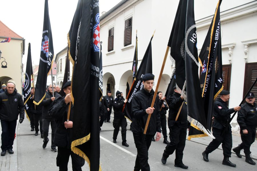 JEDINSTVENA HRVATSKA: Kolona sjećanja dostojanstveno prošla Vukovarom
