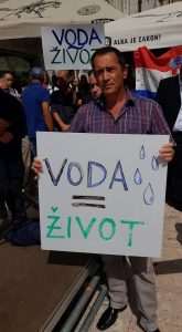 VODA JE ŽIVOT – ČUVAJMO JE: Mještani Glavine Donje kod Imotskog prosvjedovali zbog ugroze pitke vode