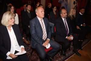 (FOTO i VIDEO) U Beču Večernjakova domovnica za 2021. uručena atletičarki Ivoni Dadić i mladim gradišćanskim Hrvatima