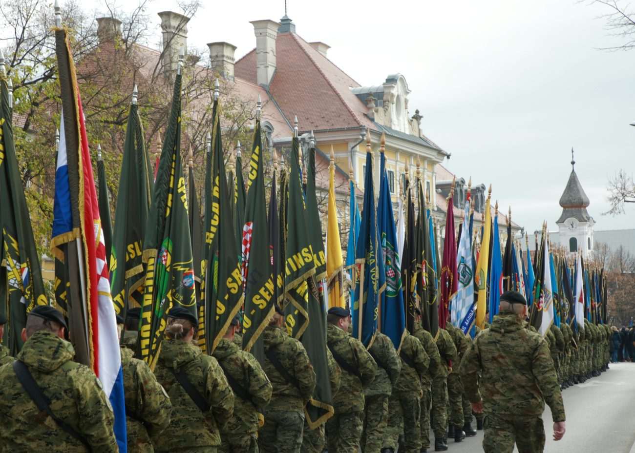 DAN SJEĆANJA: Tisuće ljudi stigli su u Vukovar pokloniti se Gradu heroju i njegovim žrtvama