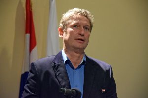 DUBROVNIK: Predstavljena knjiga Nikole Obuljena „Kako smo pregovarali s neprijateljem“