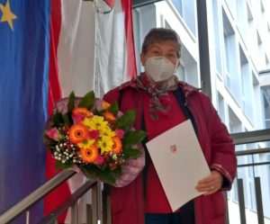 VRIJEDNO PRIZNANJE TATJANI DOBSA: Grad Neu-Isenburg uručio "Hugenottenmedaille" za dugogodišnji humanitarni rad VRIJEDNO PRIZNANJE TATJANI DOBSA: Grad Neu-Isenburg uručio "Hugenottenmedaille" za dugogodišnji humanitarni rad