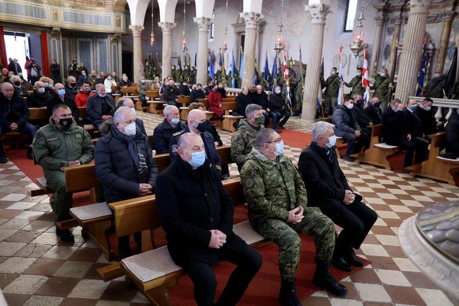 ZADAR: Za 29. obljetnicu VRO Maslenica u crkvi sv. Šime služena sv. misa za Domovinu