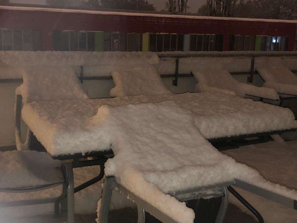 (FOTO i VIDEO) SNIJEG U HESSENU: Stanovnici Frankfurta se vesele, policija upozorava vozače na oprez (FOTO i VIDEO) SNIJEG U HESSENU: Stanovnici Frankfurta se vesele, policija upozorava vozače na oprez