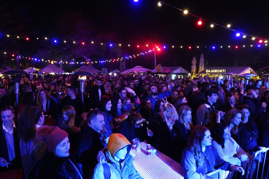DOČEK NOVE GODINE: Pogledajte kako je izgledalo u Zagrebu, Dubrovniku, Osijeku, Zadru, Splitu, Rijeci, Mostaru...