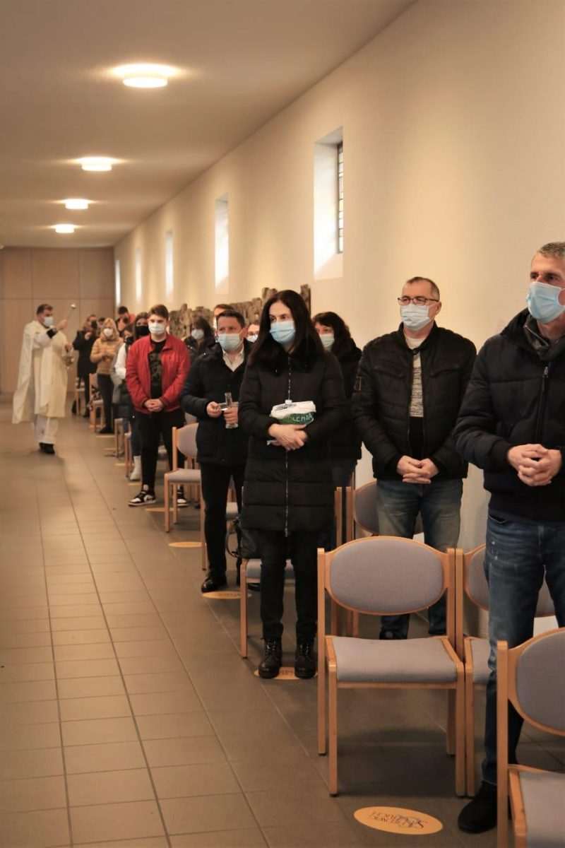 (FOTO) NA SVETIM MISAMA U STUTTGARTU: Hrvati proslavili blagdan Sveta tri kralja (FOTO) NA SVETIM MISAMA U STUTTGARTU: Hrvati proslavili blagdan Sveta tri kralja