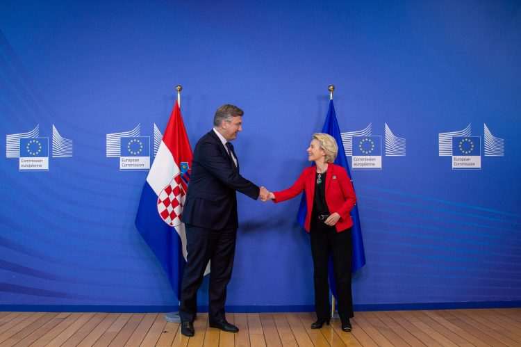 Na slici Andrej Plenkovic i Ursula von der Leyen(ILUSTRACIJA) foto HINA/ EU/Christophe Licoppe