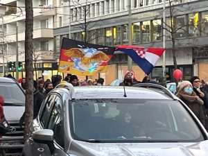(FOTO i VIDEO) PROSVJED U FRANKFURTU: Među prosvjednicima u Frankfurtu bili i Hrvati