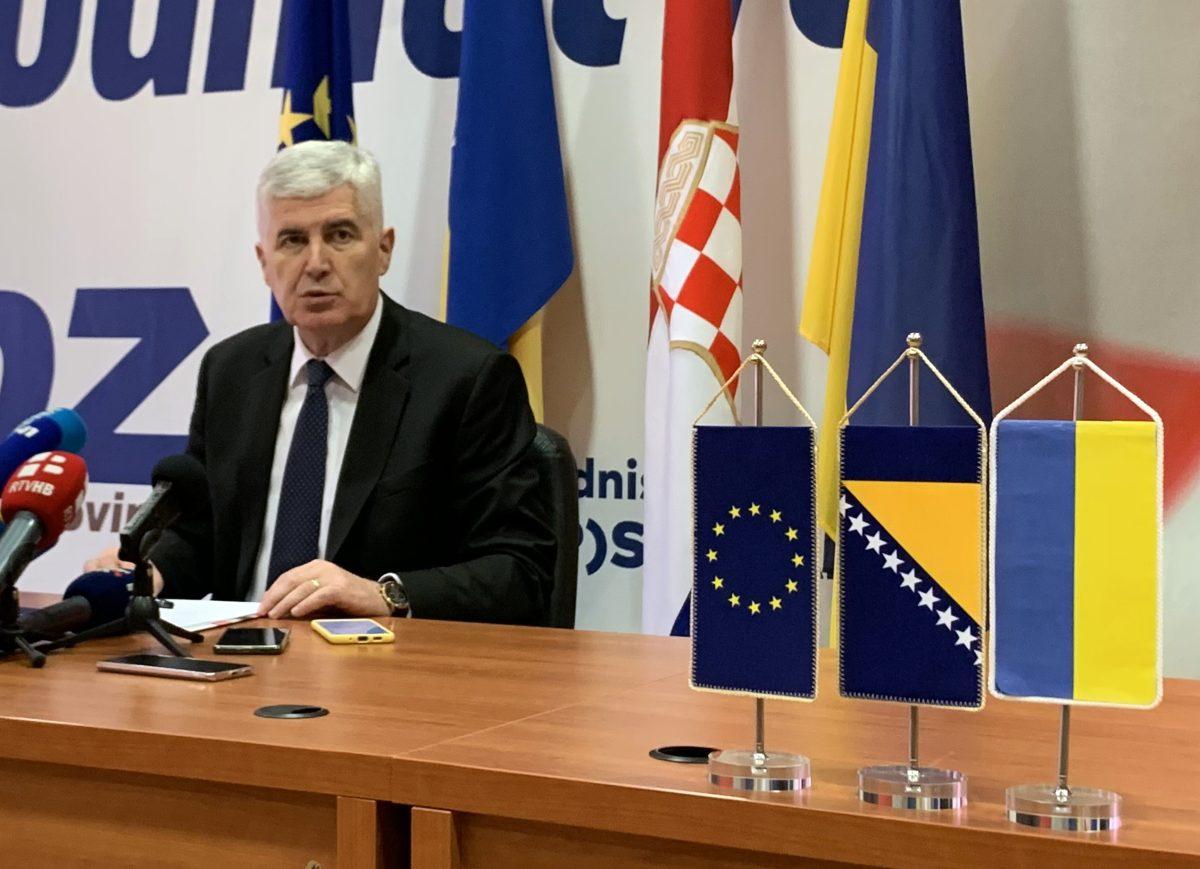 HRVATSKI DUŽNOSNICI OSUDILI AGRESIJU: Čović s ukrajinskom zastavom osudio rusku agresiju i pohvalio RH za Strateški kompas