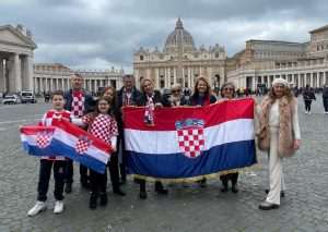 (VIDEO i FOTO) "JEDNA DOMOVINA": Hrvati iz cijelog svijeta u spotu Zaprešić Boysa