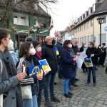 (VIDEO) PROSVJEDI PROTIV AGRESIJE NA UKRAJINU: Prosvjednicima u Frankfurtu posredstvom video veze obratio se ukrajinski predsjednik Volodimir Zelenskij