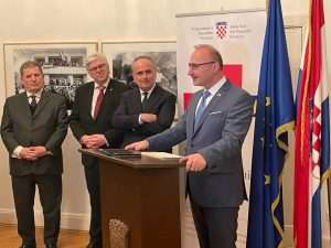(FOTO) GRLIĆ RADMAN U BERLINU: Njemačka je svjesna mogućih opasnih učinaka prelijevanja ukrajinskog rata na zapadni Balkan (FOTO) GRLIĆ RADMAN U BERLINU: Njemačka je svjesna mogućih opasnih učinaka prelijevanja ukrajinskog rata na zapadni Balkan