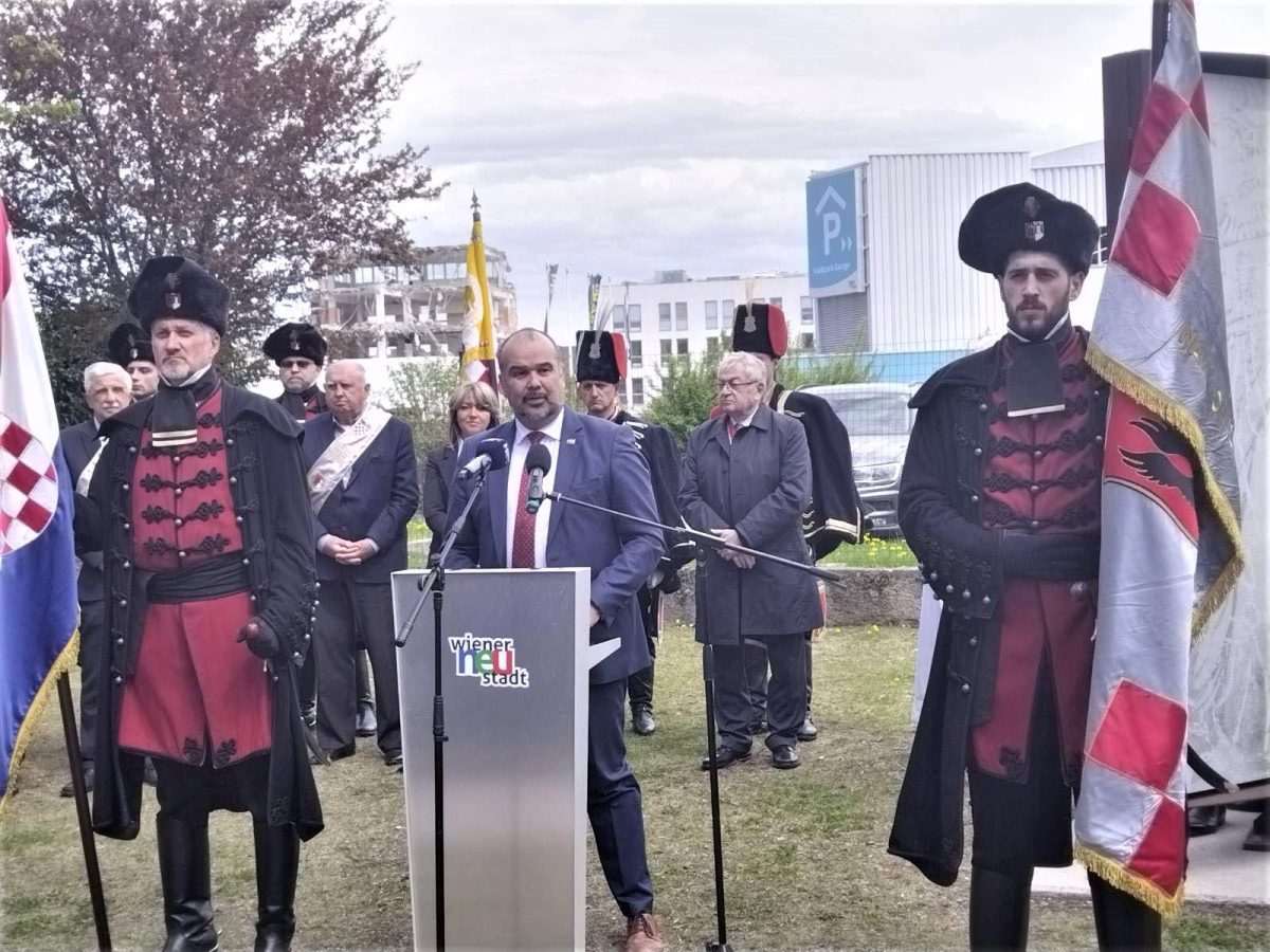 (FOTO) 351. OBLJETNICA POGUBLJENJA: U Bečkom Novom Mjestu svečano otkriven spomenik Zrinskom i Frankopanu