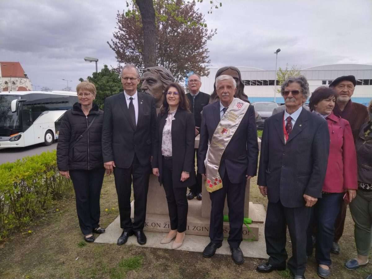 (FOTO) 351. OBLJETNICA POGUBLJENJA: U Bečkom Novom Mjestu svečano otkriven spomenik Zrinskom i Frankopanu