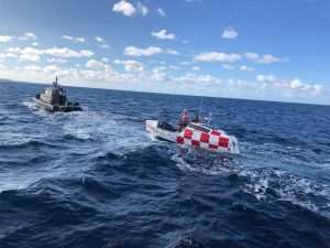 (FOTO I VIDEO) UZ BOŽJU POMOĆ NA FENIXU: Dvojica hrvatskih branitelja preveslali Atlantski ocean i ušli u povijest
