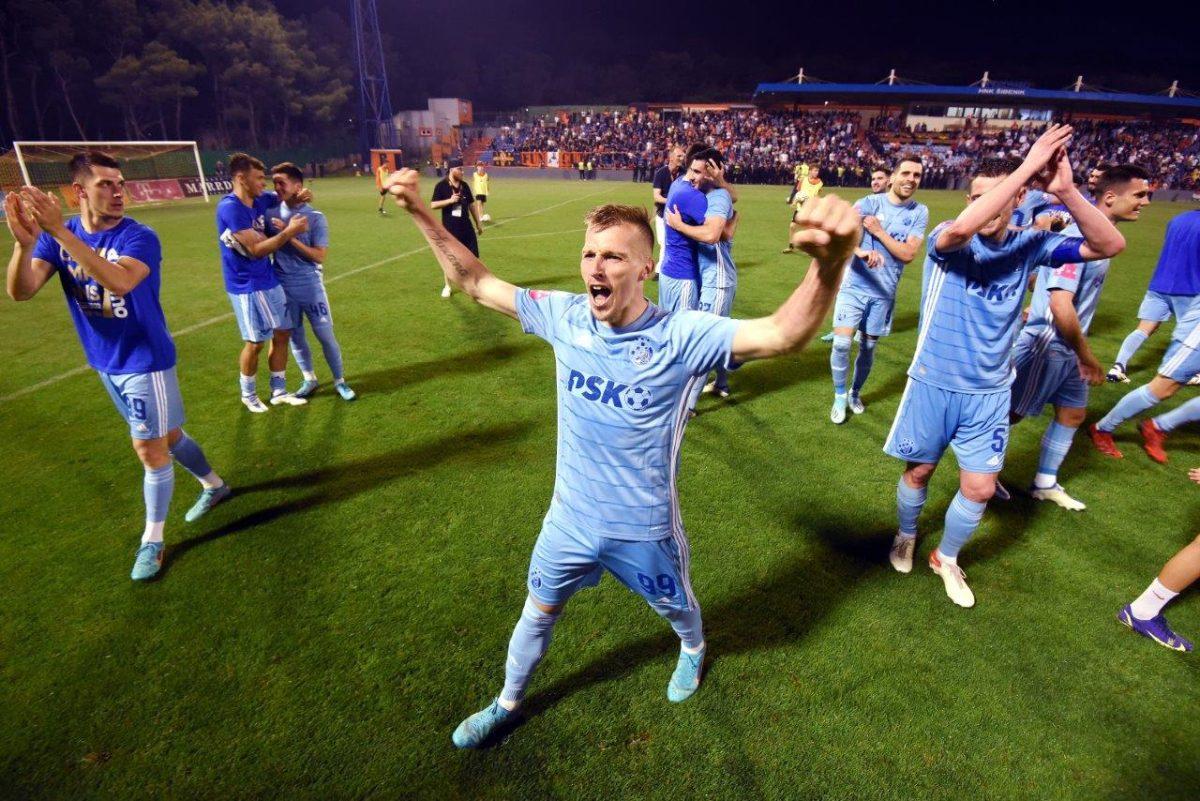 DINAMO POTVRDIO 23. NASLOV: Modri kolo prije kraja pobjedom u Šibeniku osigurali naslov prvaka Hrvatske DINAMO POTVRDIO 23. NASLOV: Modri kolo prije kraja pobjedom u Šibeniku osigurali naslov prvaka Hrvatske