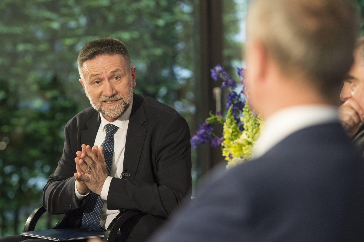 U DVOJBI IZMEĐU VLÀSNŌSTI (VLASTITOSTI) I KOPIRANJA: Okrugli stol u Berlinu: Federalizam – model i za Europsku uniju?