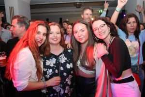(FOTO) DALMATINO U DORTMUNDU: Publika u glas pjevala sve hitove popularnog benda (FOTO) DALMATINO U DORTMUNDU: Publika u glas pjevala sve hitove popularnog benda