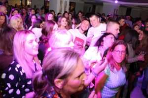 (FOTO) DALMATINO U DORTMUNDU: Publika u glas pjevala sve hitove popularnog benda (FOTO) DALMATINO U DORTMUNDU: Publika u glas pjevala sve hitove popularnog benda