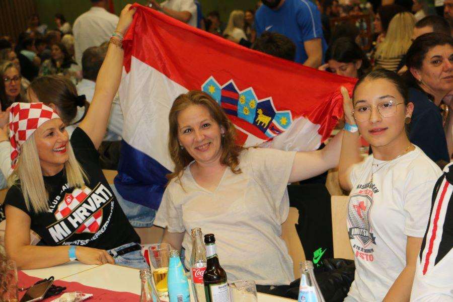 (VIDEO i FOTO) CROATIKA KONCERT 2022.: Na koncert kojeg je organizirala Croatia Karlsruhe došlo više od 1.000 ljudi iz Karlsruhea, Stuttgarta, Frankfurta, Slavonije... (VIDEO i FOTO) CROATIKA KONCERT 2022.: Na koncert kojeg je organizirala Croatia Karlsruhe došlo više od 1.000 ljudi iz Karlsruhea, Stuttgarta, Frankfurta, Slavonije...
