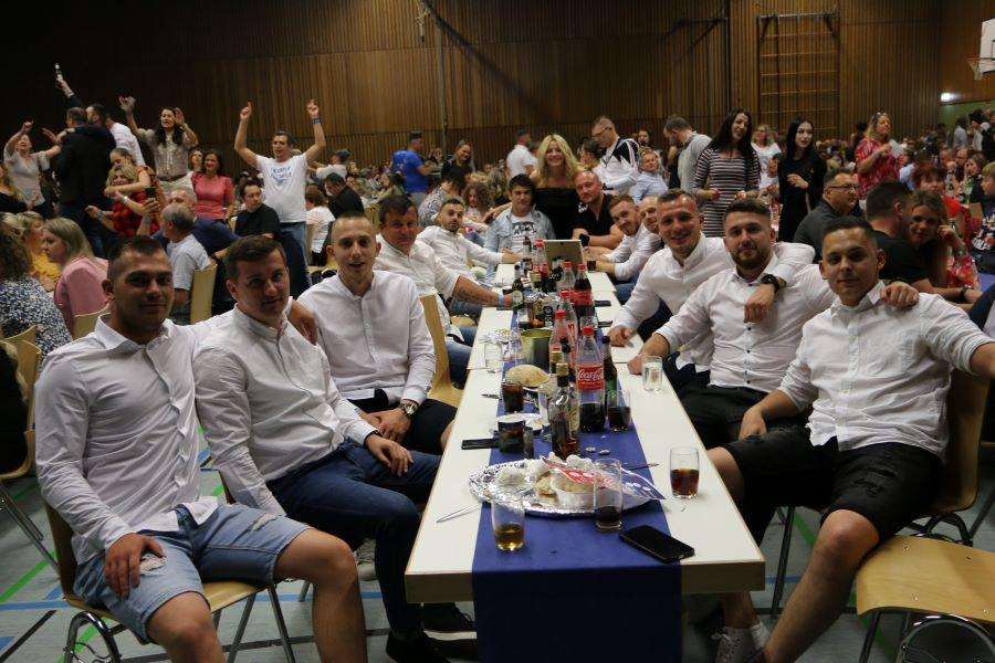 (VIDEO i FOTO) CROATIKA KONCERT 2022.: Na koncert kojeg je organizirala Croatia Karlsruhe došlo više od 1.000 ljudi iz Karlsruhea, Stuttgarta, Frankfurta, Slavonije... (VIDEO i FOTO) CROATIKA KONCERT 2022.: Na koncert kojeg je organizirala Croatia Karlsruhe došlo više od 1.000 ljudi iz Karlsruhea, Stuttgarta, Frankfurta, Slavonije...