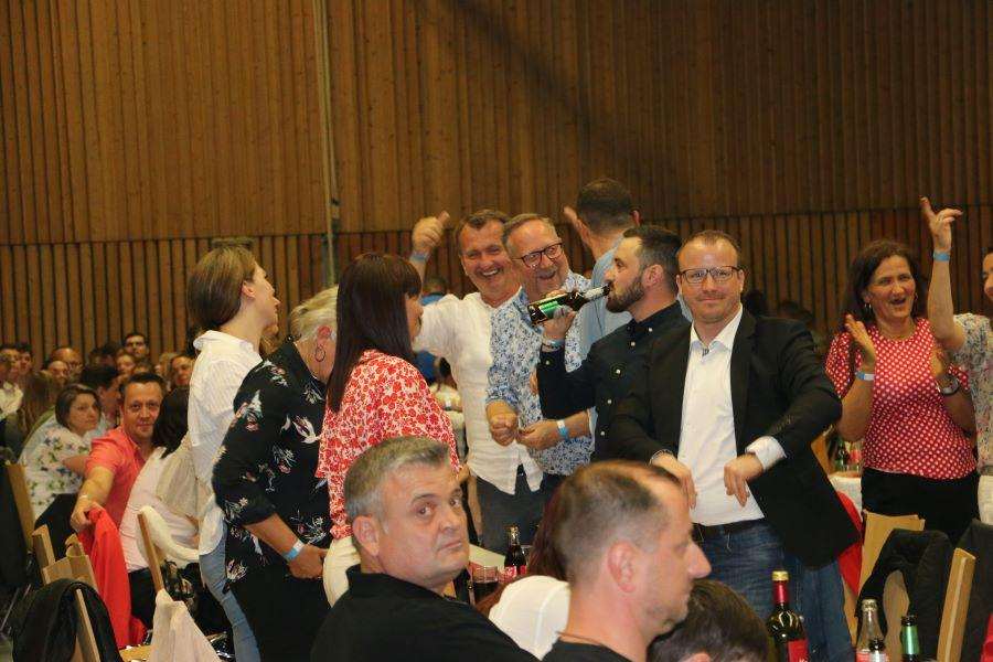 (VIDEO i FOTO) CROATIKA KONCERT 2022.: Na koncert kojeg je organizirala Croatia Karlsruhe došlo više od 1.000 ljudi iz Karlsruhea, Stuttgarta, Frankfurta, Slavonije... (VIDEO i FOTO) CROATIKA KONCERT 2022.: Na koncert kojeg je organizirala Croatia Karlsruhe došlo više od 1.000 ljudi iz Karlsruhea, Stuttgarta, Frankfurta, Slavonije...
