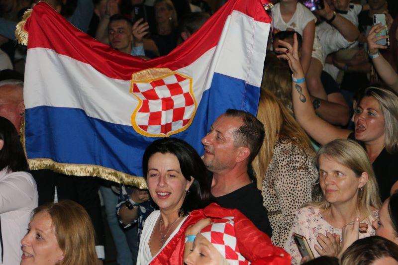 (VIDEO i FOTO) CROATIKA KONCERT 2022.: Na koncert kojeg je organizirala Croatia Karlsruhe došlo više od 1.000 ljudi iz Karlsruhea, Stuttgarta, Frankfurta, Slavonije... (VIDEO i FOTO) CROATIKA KONCERT 2022.: Na koncert kojeg je organizirala Croatia Karlsruhe došlo više od 1.000 ljudi iz Karlsruhea, Stuttgarta, Frankfurta, Slavonije...