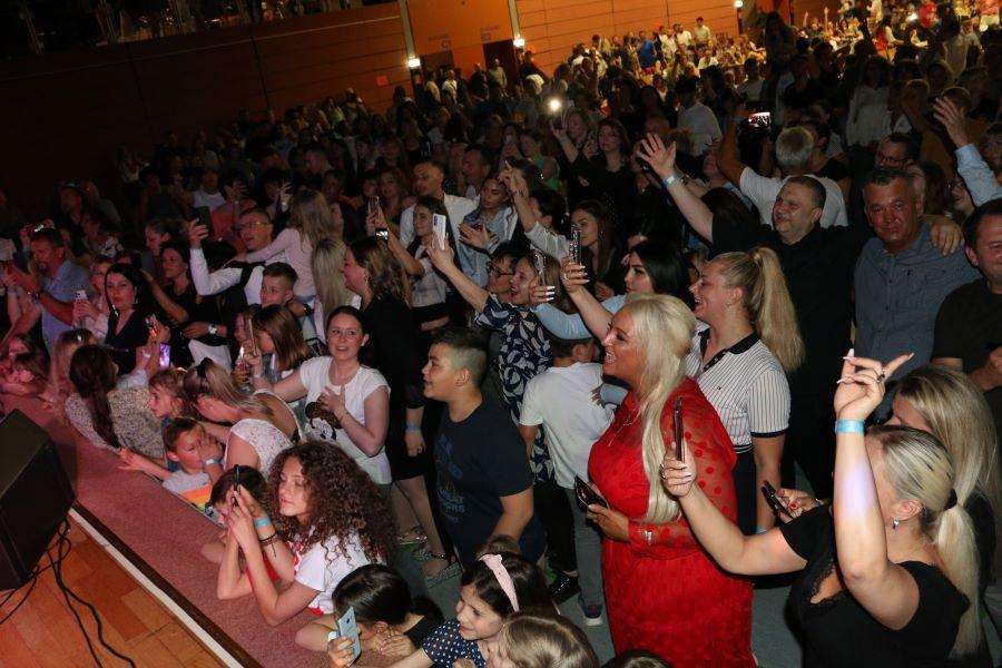 (VIDEO i FOTO) CROATIKA KONCERT 2022.: Na koncert kojeg je organizirala Croatia Karlsruhe došlo više od 1.000 ljudi iz Karlsruhea, Stuttgarta, Frankfurta, Slavonije... (VIDEO i FOTO) CROATIKA KONCERT 2022.: Na koncert kojeg je organizirala Croatia Karlsruhe došlo više od 1.000 ljudi iz Karlsruhea, Stuttgarta, Frankfurta, Slavonije...