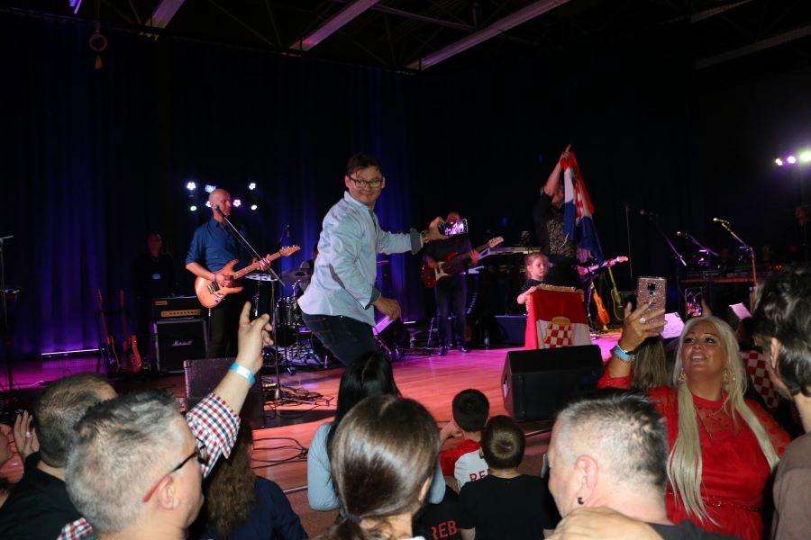 (VIDEO i FOTO) CROATIKA KONCERT 2022.: Na koncert kojeg je organizirala Croatia Karlsruhe došlo više od 1.000 ljudi iz Karlsruhea, Stuttgarta, Frankfurta, Slavonije... (VIDEO i FOTO) CROATIKA KONCERT 2022.: Na koncert kojeg je organizirala Croatia Karlsruhe došlo više od 1.000 ljudi iz Karlsruhea, Stuttgarta, Frankfurta, Slavonije...
