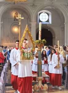 (FOTO) PRVA SVETA PRIČEST U HKŽ MÜNCHEN: Prvu svetu Pričest primilo je 175 dječaka i djevojčica