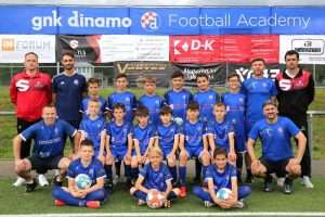 (FOTOGALERIJA) KAMP GNK DINAMO U STUTTGARTU: Više od 60 mladih nogometaša i nogometašica trenira pod paskom Dinamovih trenera
