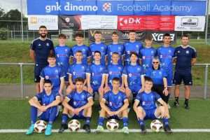(FOTOGALERIJA) KAMP GNK DINAMO U STUTTGARTU: Više od 60 mladih nogometaša i nogometašica trenira pod paskom Dinamovih trenera