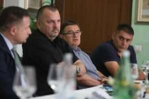 PLAĆE OD 4.000 EURA: Evo zašto se ovim poslodavcima vraćaju radnici iz austrijskih i njemačkih firmi
