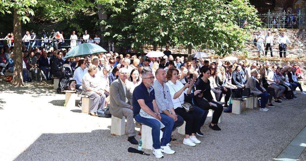 (FOTO) KOTORSKI BISKUP MONS. IVAN ŠTIRONJA S HRVATIMA U MARIENTHALU: Gospu hrvatski narod časti u svim krajevima svoje domovine (FOTO) KOTORSKI BISKUP MONS. IVAN ŠTIRONJA S HRVATIMA U MARIENTHALU: Gospu hrvatski narod časti u svim krajevima svoje domovine
