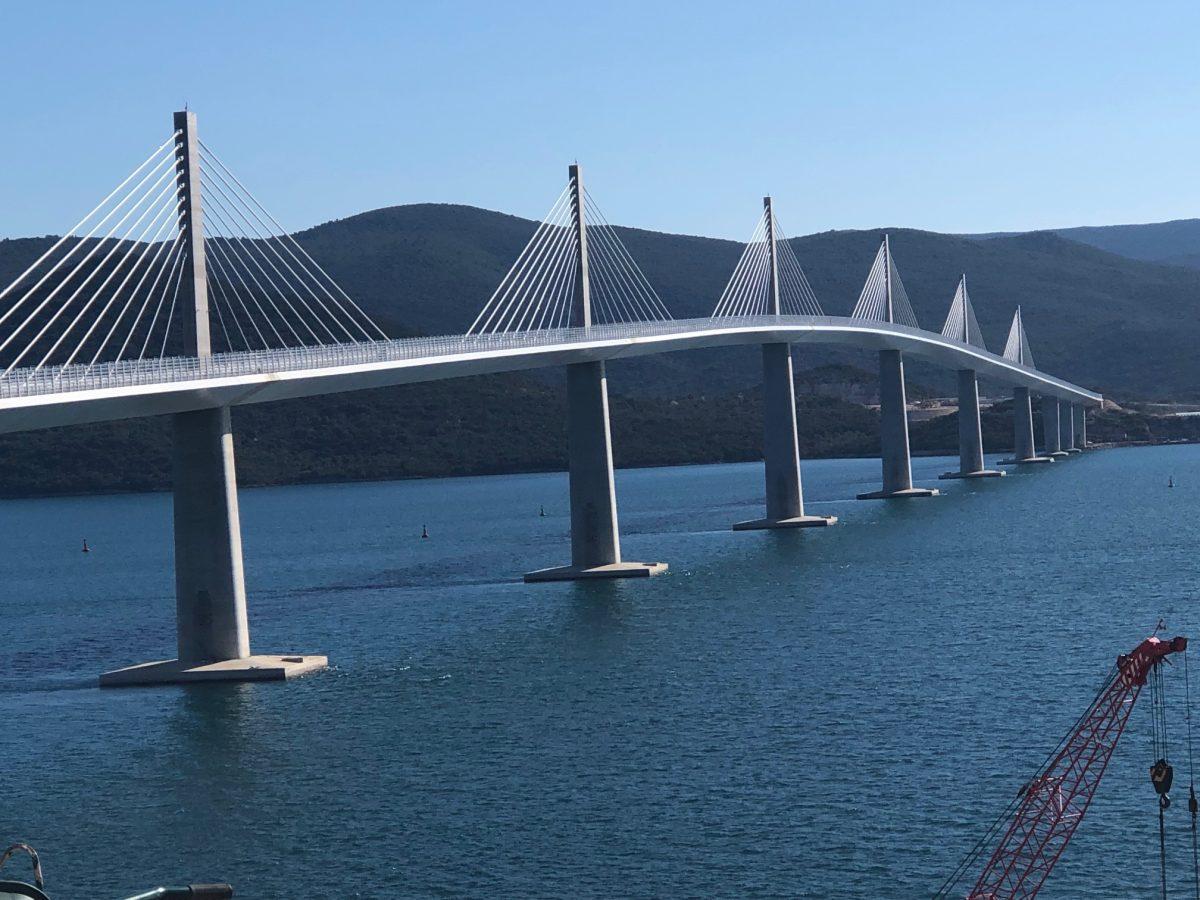 PELJEŠKI MOST: Most koji je povezao jedinu na svijetu prekinutu kopnenu granicu PELJEŠKI MOST: Most koji je povezao jedinu na svijetu prekinutu kopnenu granicu