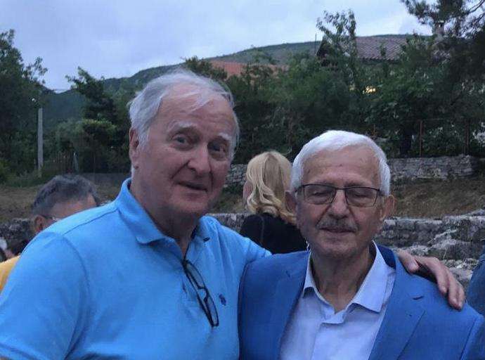 LJEKOVITIM BILJEM DO ZDRAVLJA: Najpoznatiji narodni liječnik, fitoterapeut, travar Rade predstavio svoju knjigu
