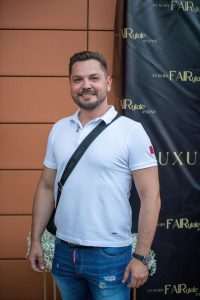 BEZVREMENSKA LJEPOTA NEKADAŠNJE HRT-ove VODITELJICE NE JENJAVA: Ivana Šundov vodila prvi LUXURY FAIRYTALE