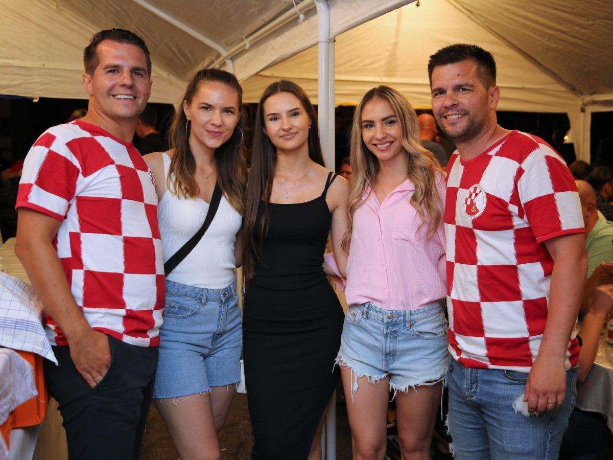 (FOTO) HRVATI ODUŠEVILI: Tri dana proslave u njemačkom gradu! (FOTO) HRVATI ODUŠEVILI: Tri dana proslave u njemačkom gradu!