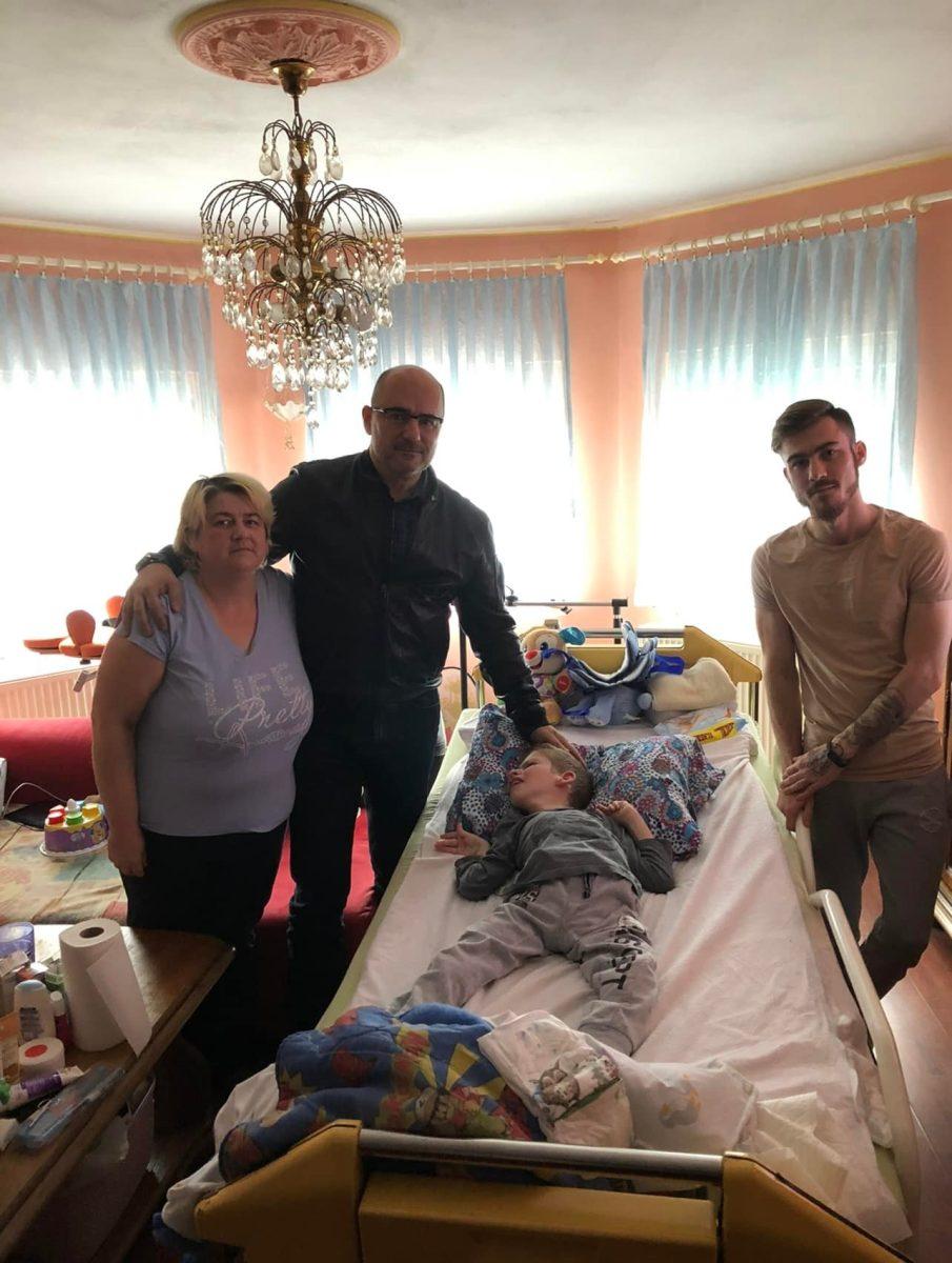 POTRESNO PISMO MAJKE 14-GODIŠNJEG LOVRE: Liječnici u Beču tvrde kako se Lovro u Hrvatskoj neadekvatno liječio, sad treba pomoć!
