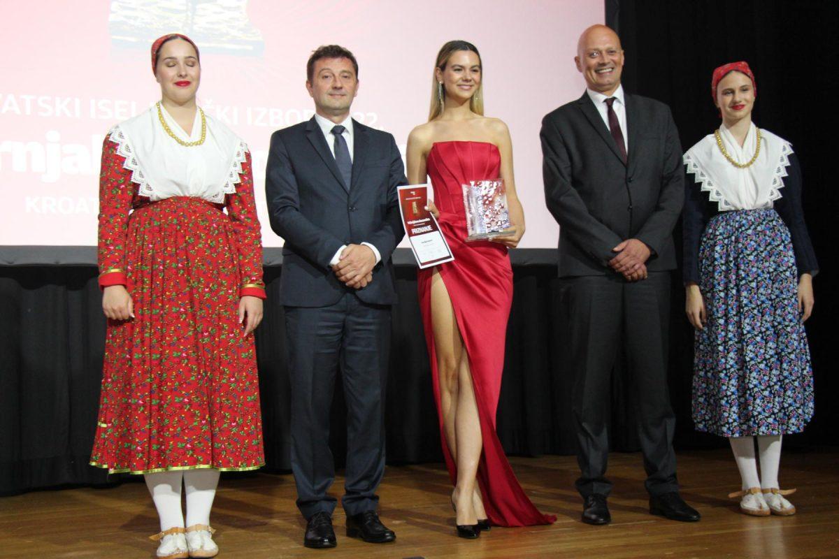 (FOTO) U BAD HOMBURGU DODIJELJENA VEČERNJAKOVA DOMOVNICA 2022.: Ovo je znak da nas Domovina nije zaboravila!