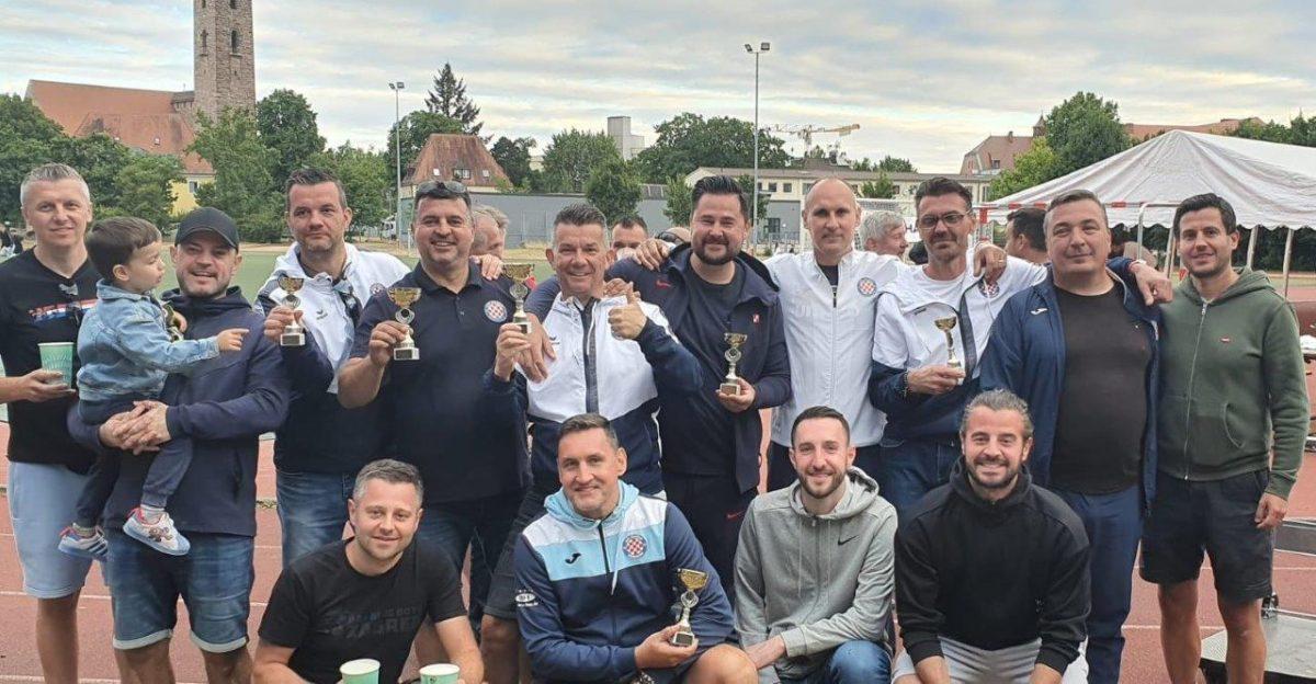 (FOTO) NÜRNBERG: Momčad Baller pobjednik malonogometnog turnira Slavko Bagarić Cup u Nürnbergu, kod boćara najbolji BK Hajduk