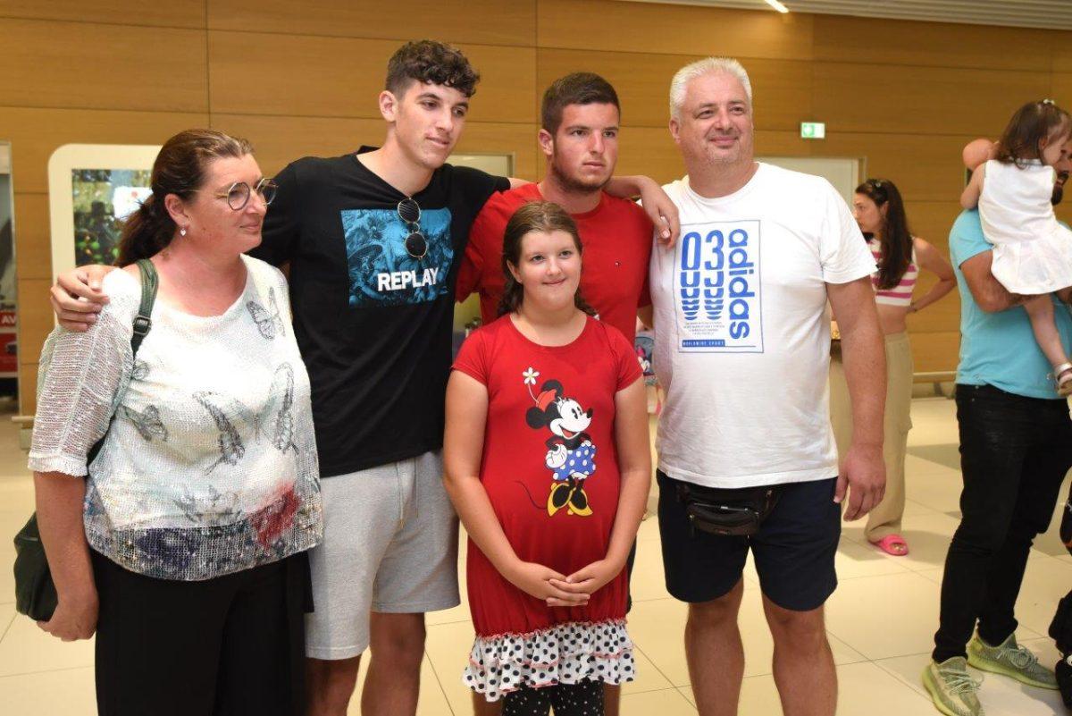 POBJEDNIK JUNIORSKOG WIMBLEDONA VRATIO SE U SPLIT: Mili Poljičak se posvećuje seniorskoj konkurenciji u kojoj također želi osvojiti Wimbledon POBJEDNIK JUNIORSKOG WIMBLEDONA VRATIO SE U SPLIT: Mili Poljičak se posvećuje seniorskoj konkurenciji u kojoj također želi osvojiti Wimbledon
