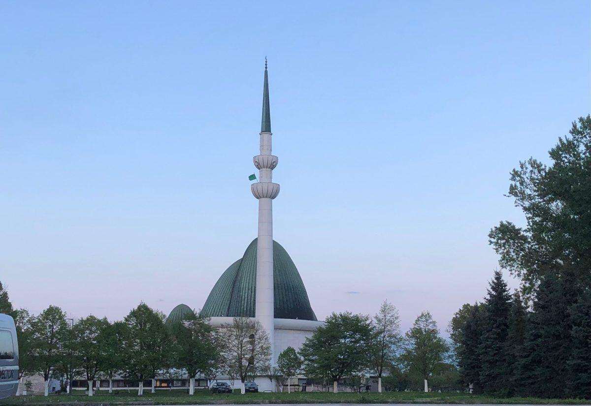 ZAGREB/SARAJEVO: Muslimani širom svijeta danas obilježavaju prvi dan Ramazanskog bajrama
