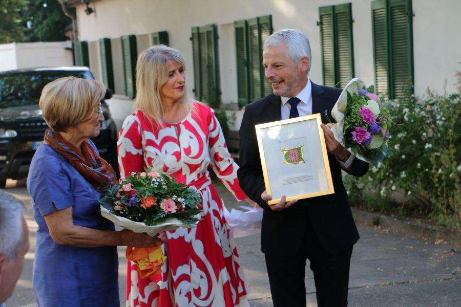 (FOTO) DIRLJIVO U HKZ MAINZ: Jasna Ačkar preuzela dužnost predsjednice, Katica Vraneša se nakon 30 godina oprostila od te funkcije (FOTO) DIRLJIVO U HKZ MAINZ: Jasna Ačkar preuzela dužnost predsjednice, Katica Vraneša se nakon 30 godina oprostila od te funkcije