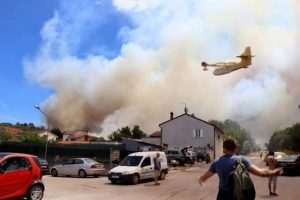 NAKON ČETIRI SATA TEŠKE BORBE: Požar u Puli u potpunosti pod nadzorom