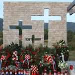 SPOMEN OBILJEŽJE ŽRTVAMA UDBE: U Donjim Hamzićima podignut spomenik u čast mučki ubijene obitelji Ševo