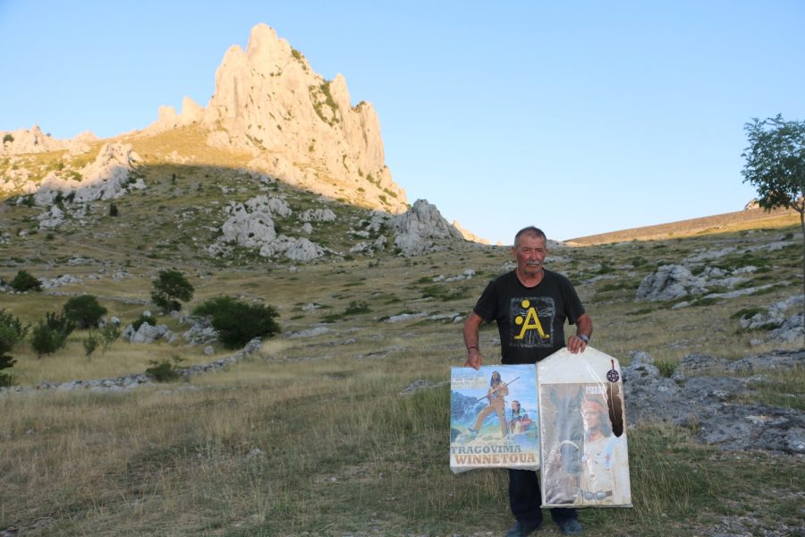 PUTOVIMA WINNETOUA: Na Velebitu podno Tulovih greda Mićo Šarlija čuva uspomene na indijskog poglavicu, Pierre Bricea, Lexa Barkera ...