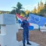 U SAMOGORU NA VISU: Otkrivena spomen-ploča crnogorskom admiralu Baroviću U SAMOGORU NA VISU: Otkrivena spomen-ploča crnogorskom admiralu Baroviću