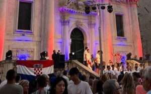DUBROVNIK: Zlatnim vaterpolistima priređen doček ispred crkve Sv. Vlaha